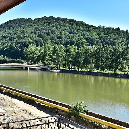Hotel Ostrov Călimăneşti Kültér fotó