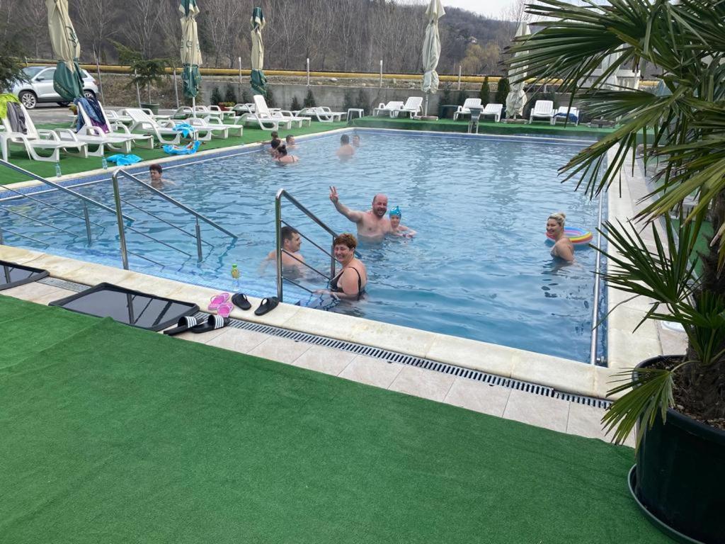 Hotel Ostrov Călimăneşti Kültér fotó