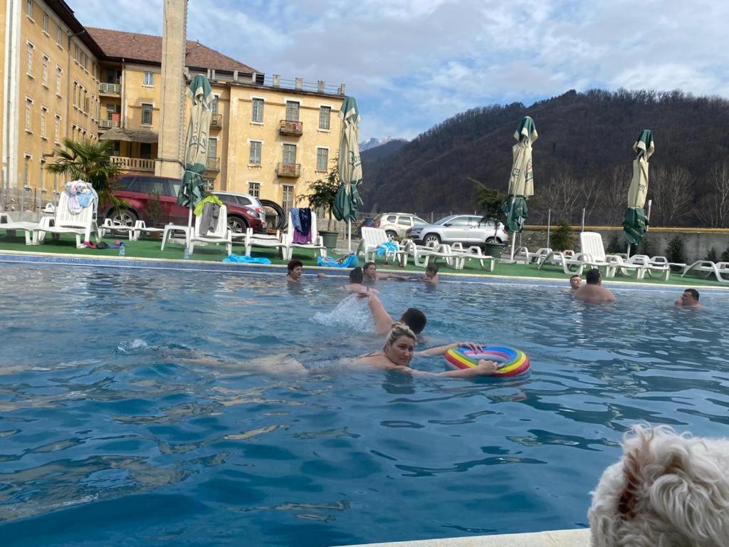 Hotel Ostrov Călimăneşti Kültér fotó